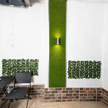 Modern In Historic Old Town With Private Terrace Appartamento
