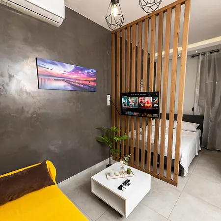 Modern In Historic Old Town With Private Terrace Апартаменты