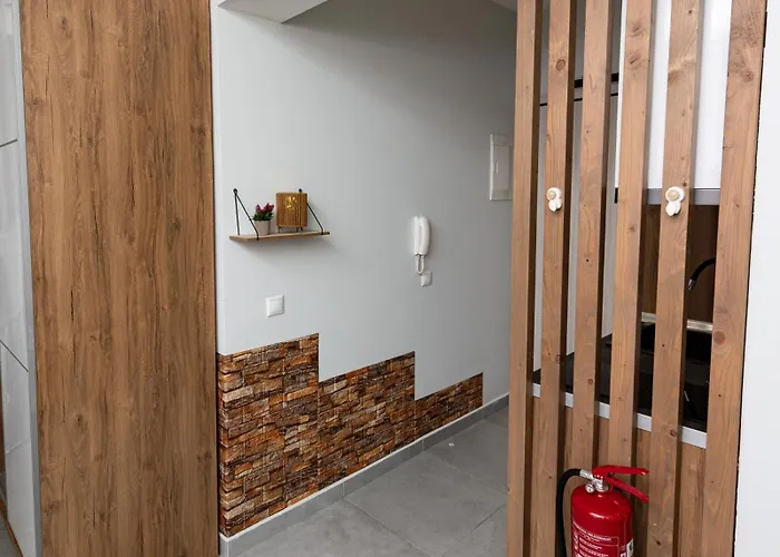 Апартаменты Modern In Historic Old Town With Private Terrace