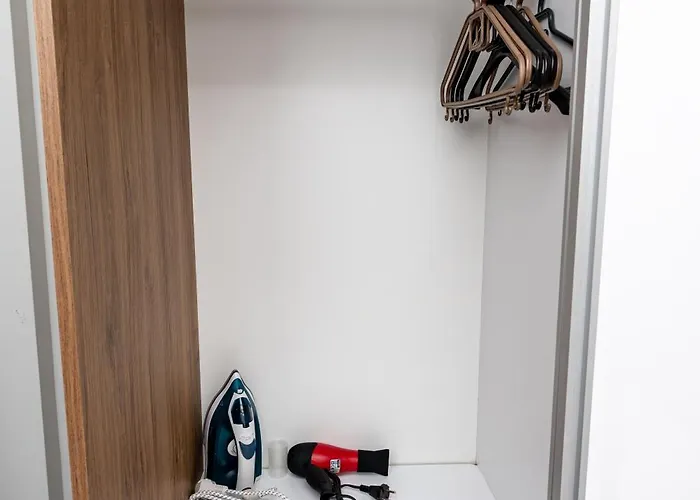 Modern In Historic Old Town With Private Terrace Апартаменты