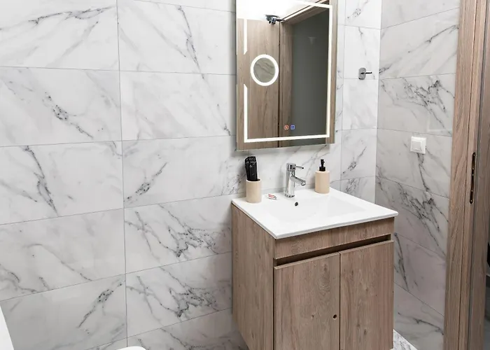 Modern In Historic Old Town With Private Terrace Апартаменты